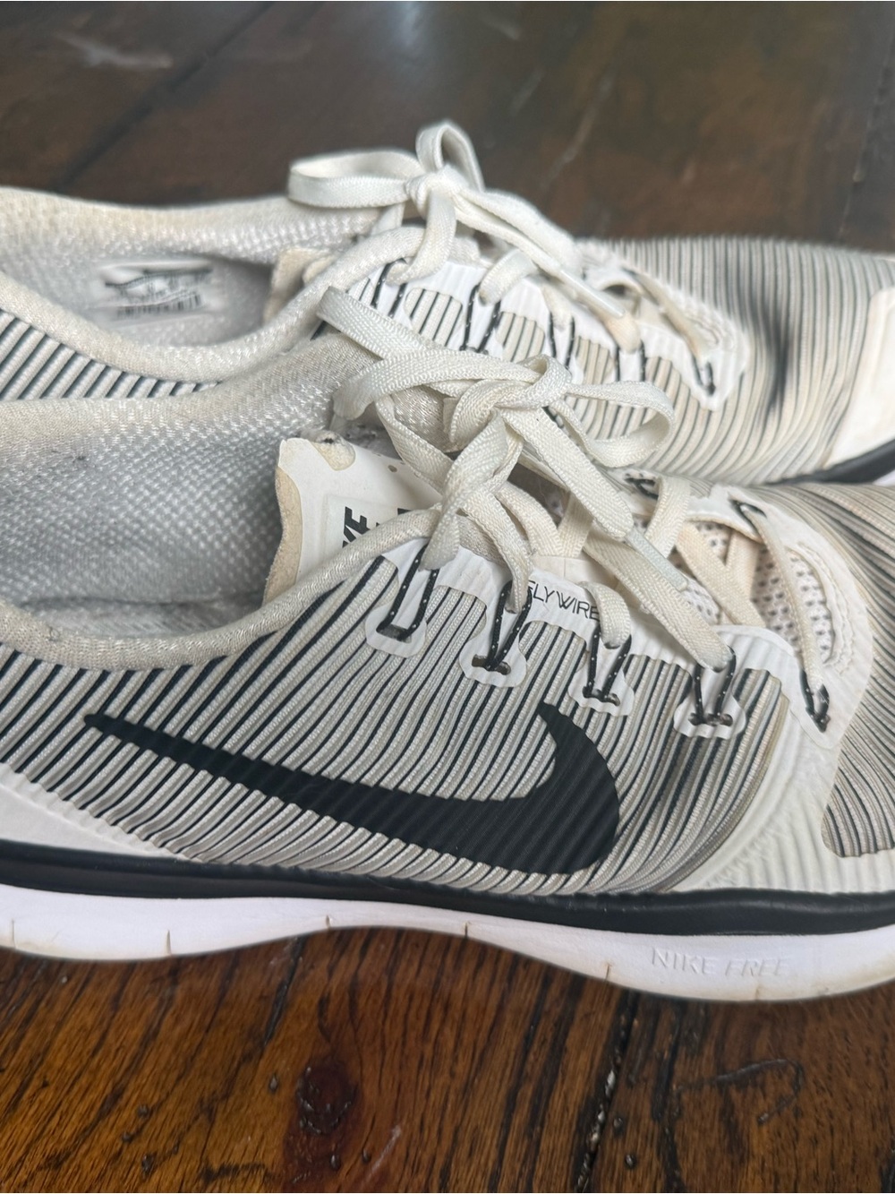 Nike White and Black Mens Flywire‎   Sneakers 11